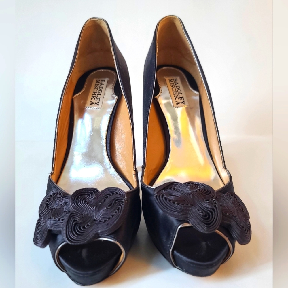 BADGLEY MISCHKA Satin open toe embellish black heels. SIZE 8.5